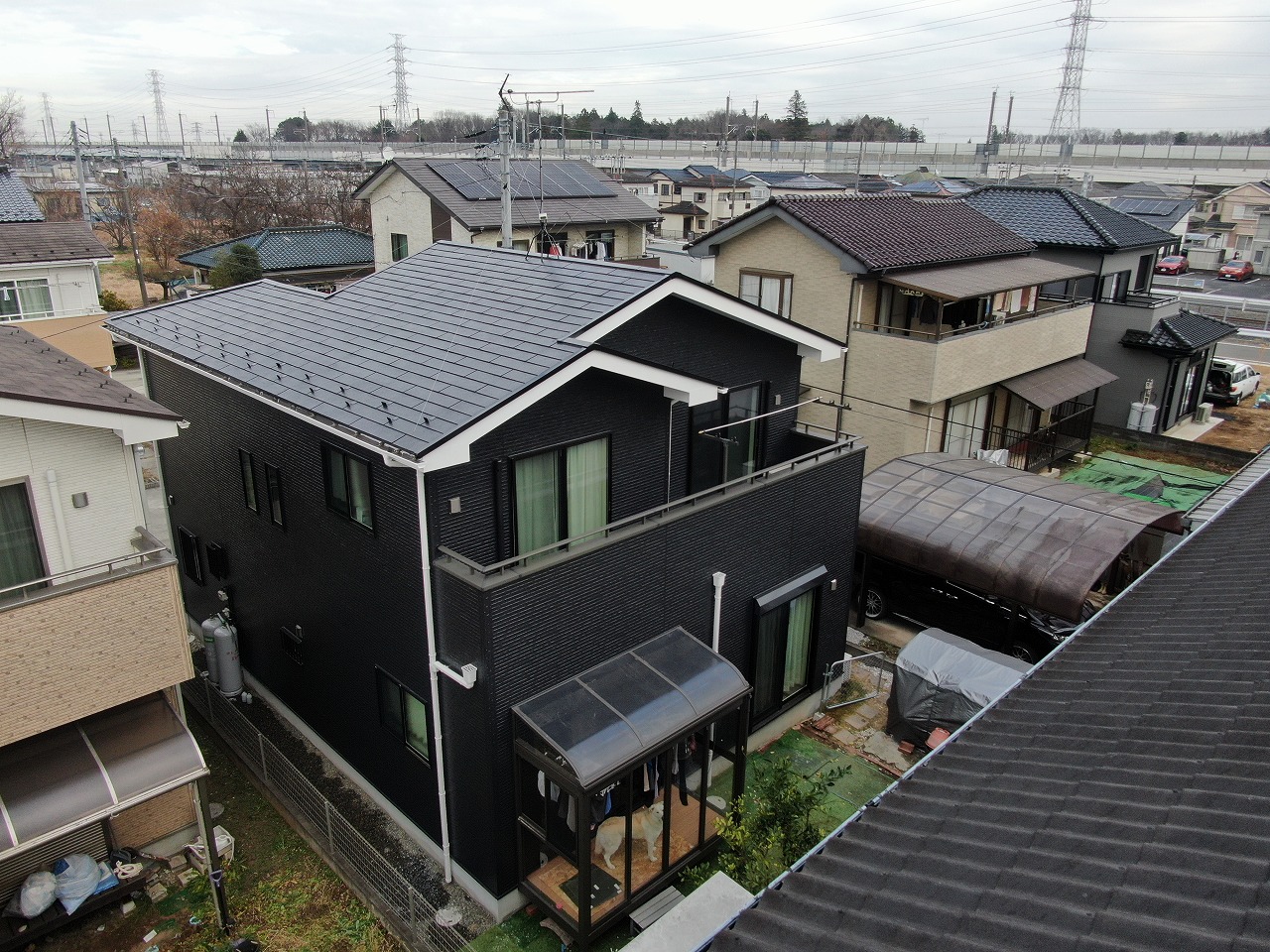 外壁・屋根の塗装相談｜濃色を取り入れた落ち着きのある外観へ 施工後